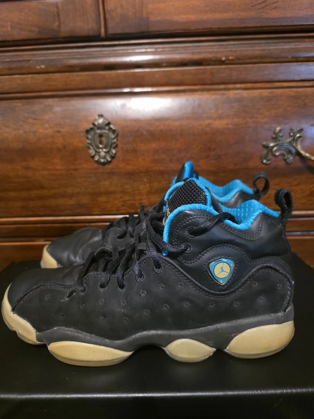 Jordan Men’s Black and Blue Retro Basketball Shoes
